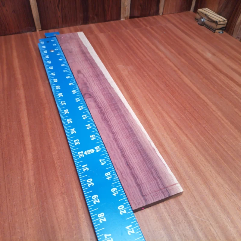 Honduran Rosewood Acoustic Rift Sawn Fingerboard Blank 0.4" X 2.9" X 20.2" - HRAFBR000170 3 Crafted from premium Honduran Rosewood, this acoustic fingerboard blank offers vibrant tones and rich aesthetics. Measuring 0.4